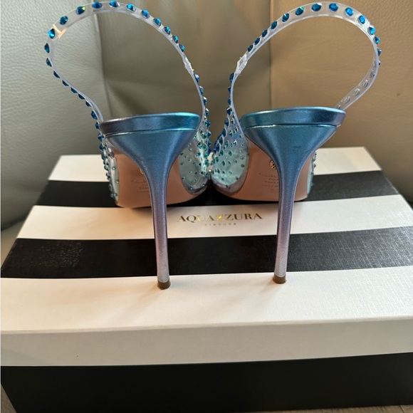 Aquazzura
Starburst 105mm crystal-embellished pumps. - Picture 3 of 6